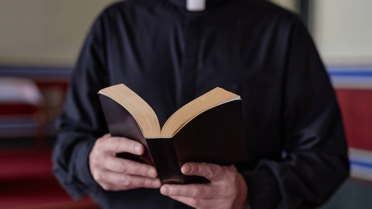 Emerytury księży: od minimum po 23 tysiące złotych miesięcznie