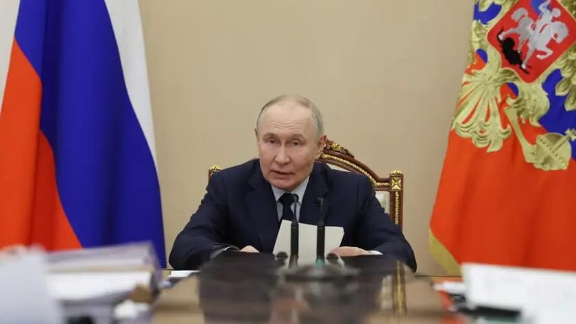 Sikorski: Putin ponosi klęskę za klęską w swojej strategii