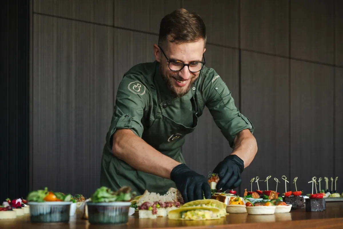 Gdański biznes zasiada do wspólnego stołu. Bistro Oliwa stawia na polską gościnność i catering dla firm